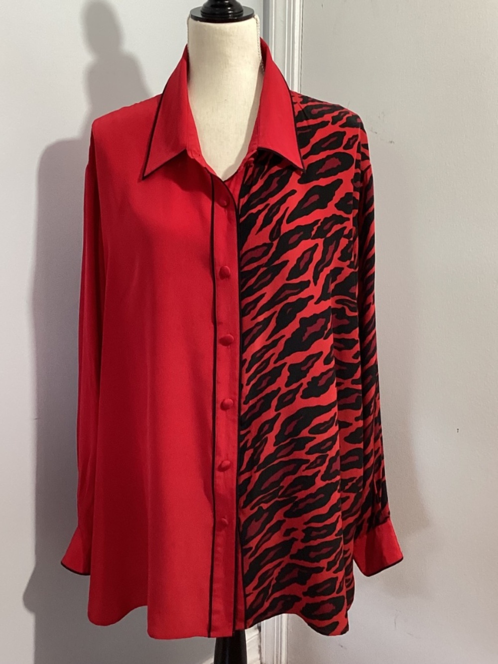 VTG BOB MACKIE WEARABLE ART 3X SILK RED BLACK BLOUSE ASYMMETRICAL ZIBRA PRINT - Picture 3 of 14